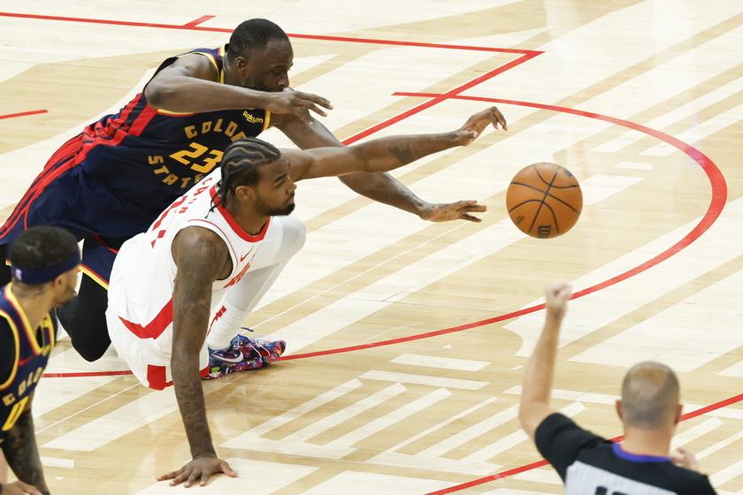 NBA Western Conference First Round playoff game four - Houston Rockets at Golden State Warriors
