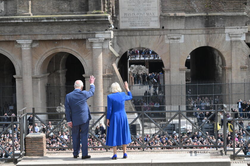 I reali britannici Carlo e Camilla in visita a Roma, al Colosseo