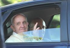 Lo stile Bergoglio che ha stravolto la Curia 