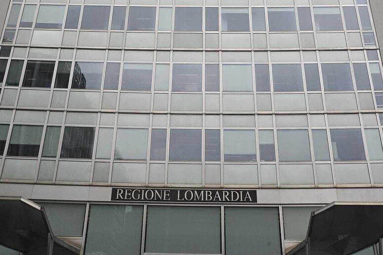 - RIPRODUZIONE RISERVATA