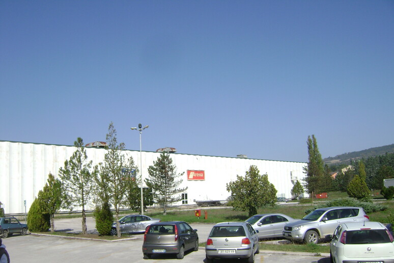 - RIPRODUZIONE RISERVATA