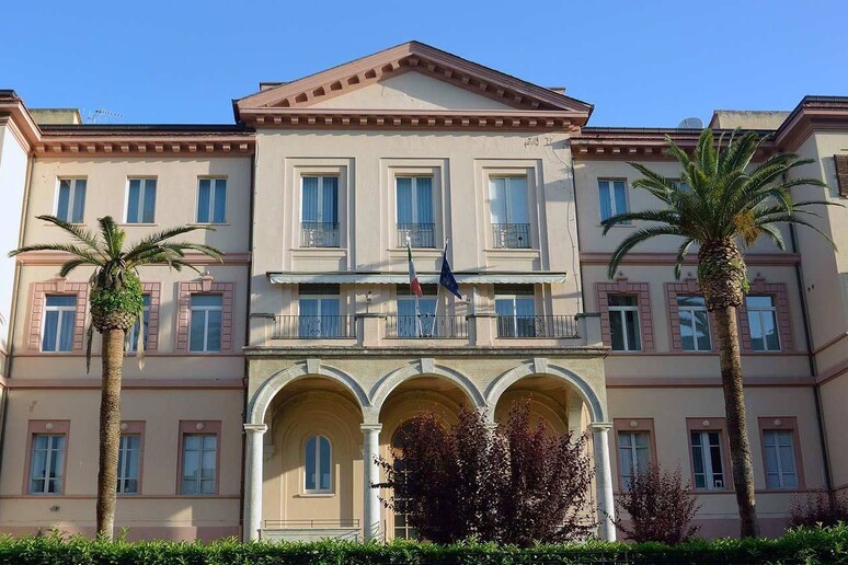 - RIPRODUZIONE RISERVATA