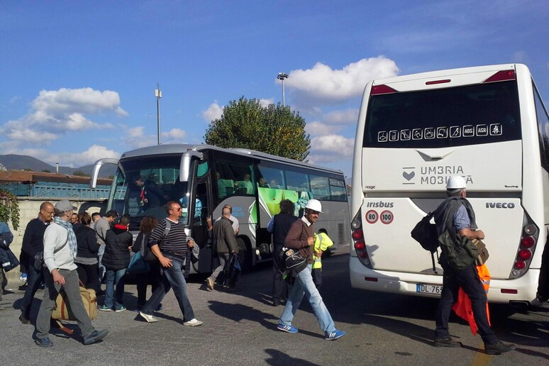 - RIPRODUZIONE RISERVATA