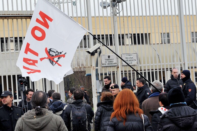 - RIPRODUZIONE RISERVATA