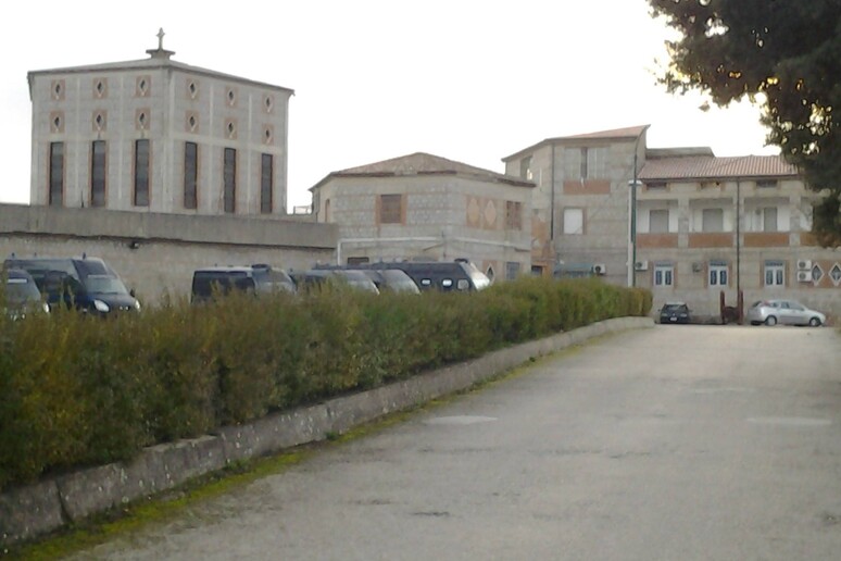 - RIPRODUZIONE RISERVATA