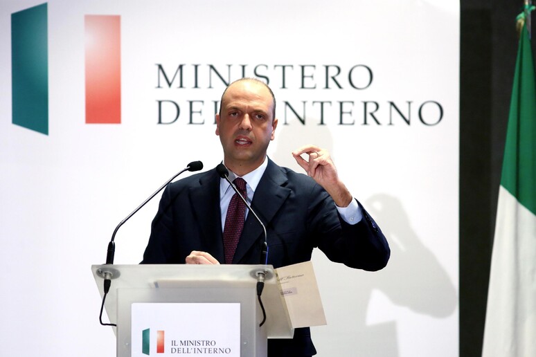 - RIPRODUZIONE RISERVATA