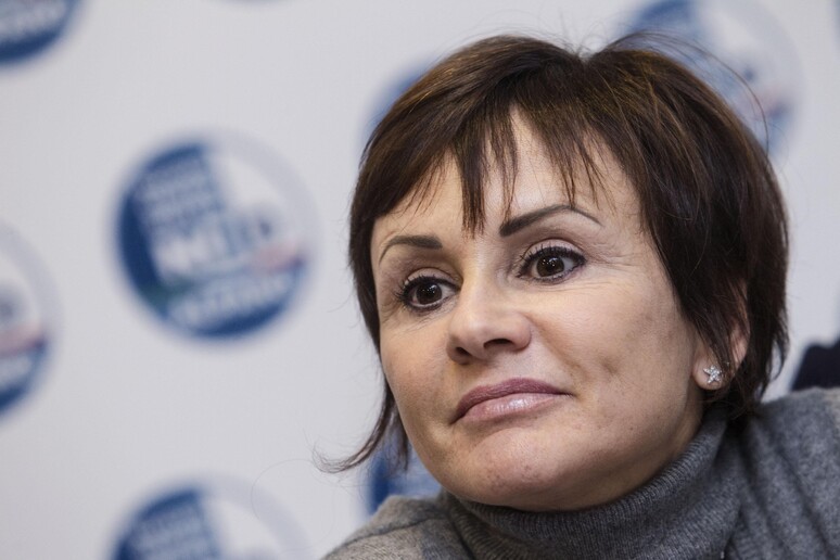 - RIPRODUZIONE RISERVATA