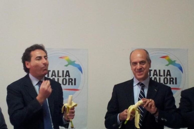 - RIPRODUZIONE RISERVATA