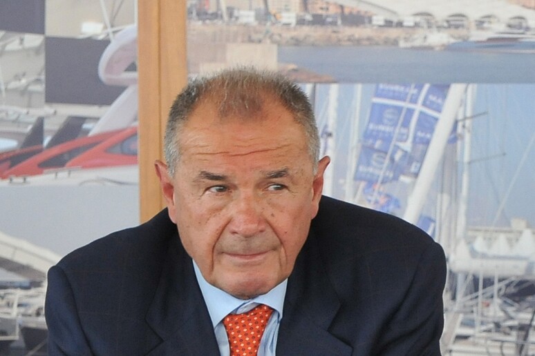 - RIPRODUZIONE RISERVATA