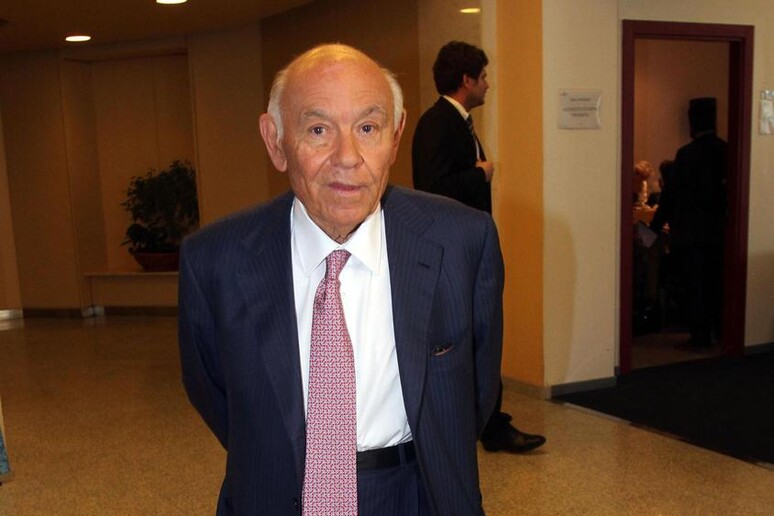 - RIPRODUZIONE RISERVATA