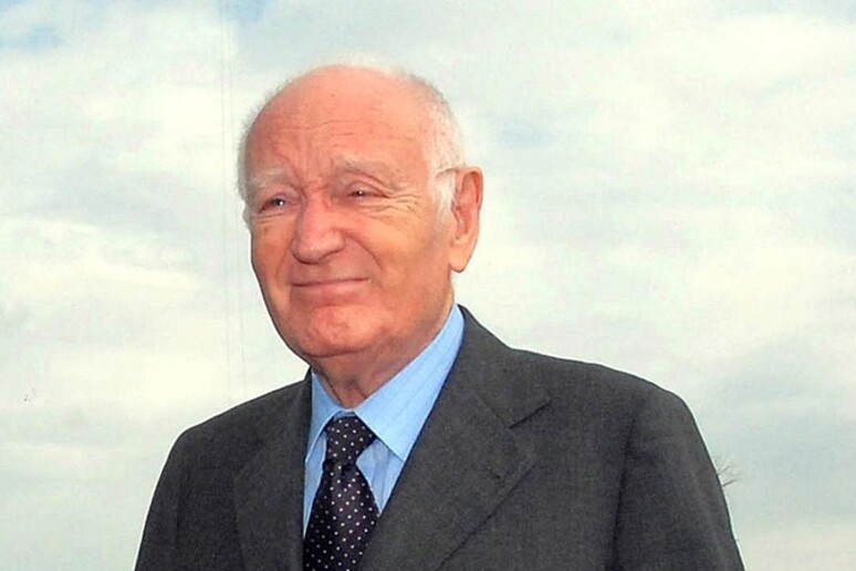 - RIPRODUZIONE RISERVATA