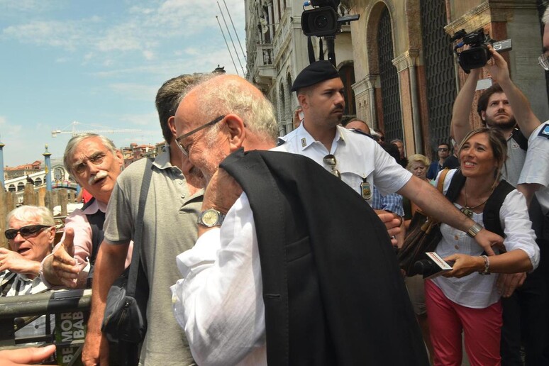 - RIPRODUZIONE RISERVATA