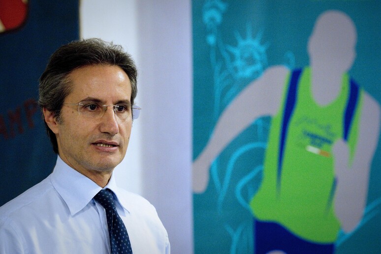 - RIPRODUZIONE RISERVATA