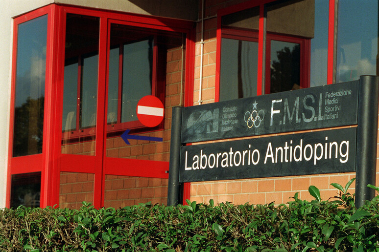 - RIPRODUZIONE RISERVATA