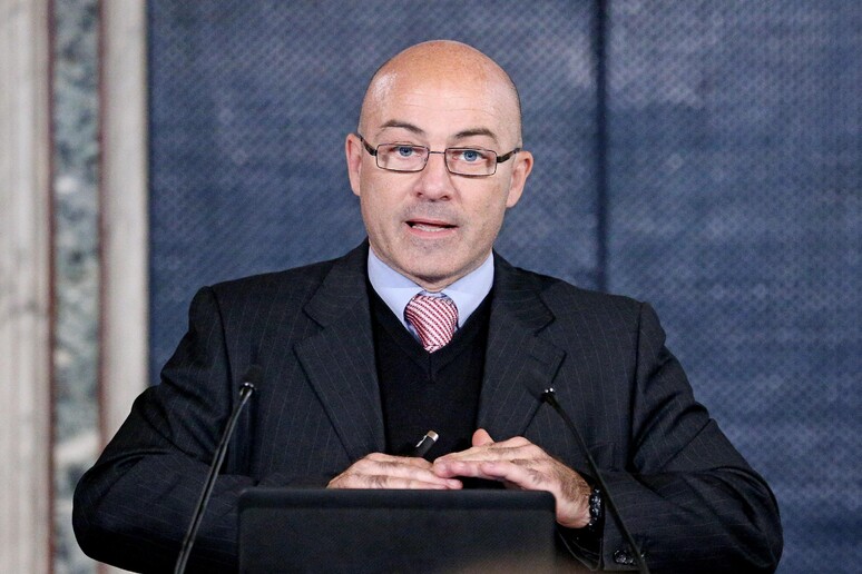 - RIPRODUZIONE RISERVATA