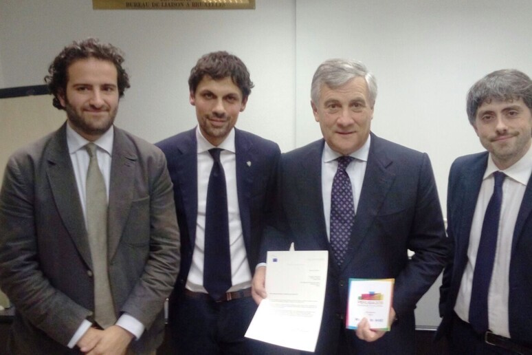 - RIPRODUZIONE RISERVATA