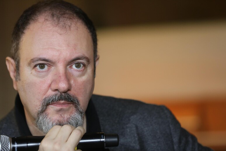 - RIPRODUZIONE RISERVATA