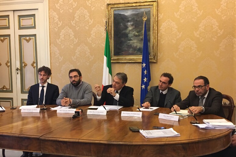 - RIPRODUZIONE RISERVATA