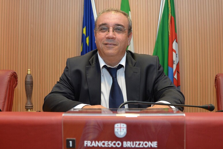 - RIPRODUZIONE RISERVATA