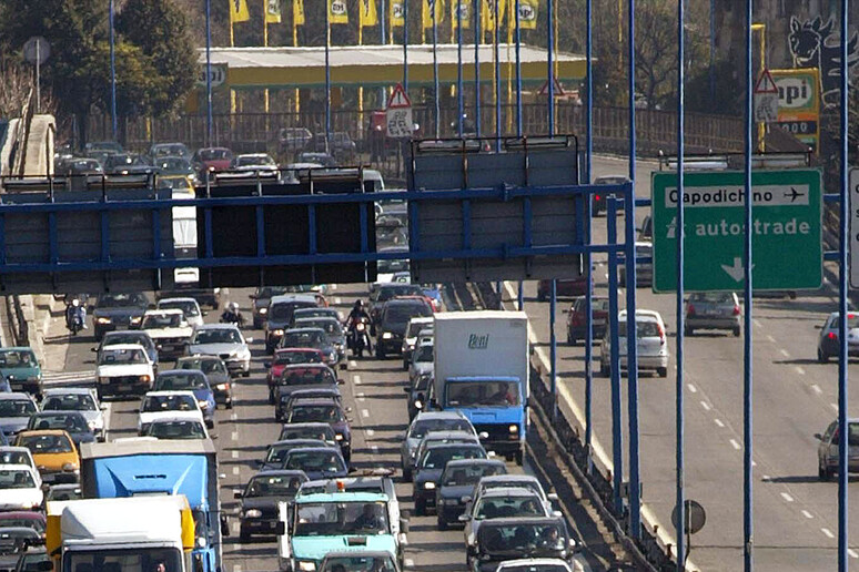 - RIPRODUZIONE RISERVATA