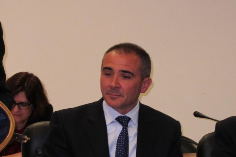 - RIPRODUZIONE RISERVATA