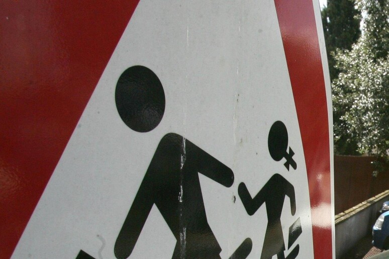 - RIPRODUZIONE RISERVATA