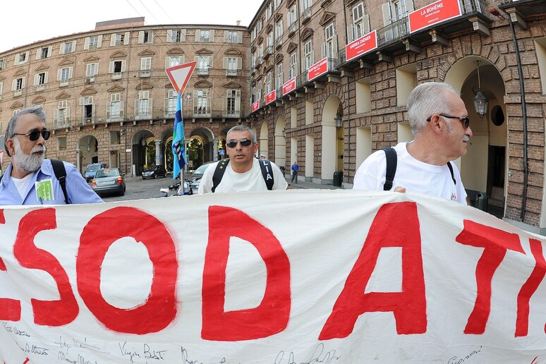 - RIPRODUZIONE RISERVATA