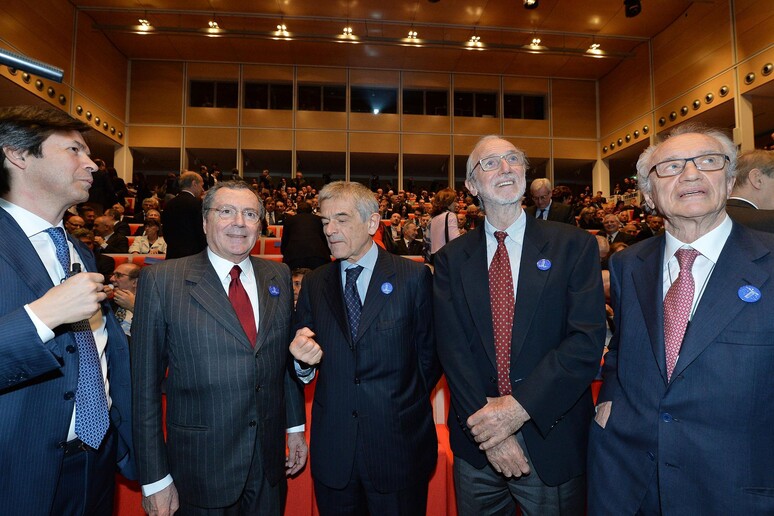 - RIPRODUZIONE RISERVATA