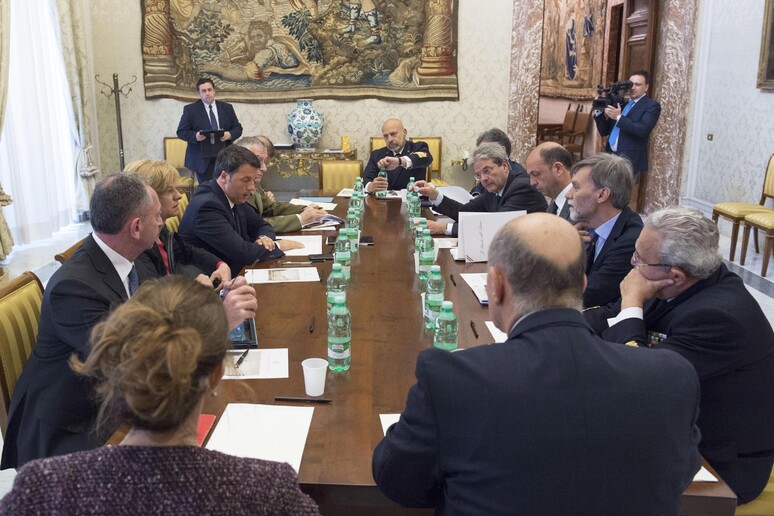 Il vertice di Palazzo Chigi dopo il naufragio - RIPRODUZIONE RISERVATA