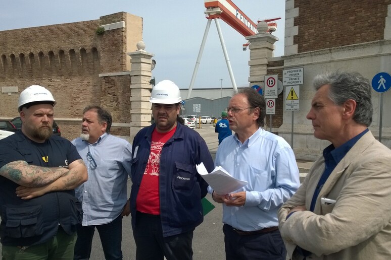 - RIPRODUZIONE RISERVATA