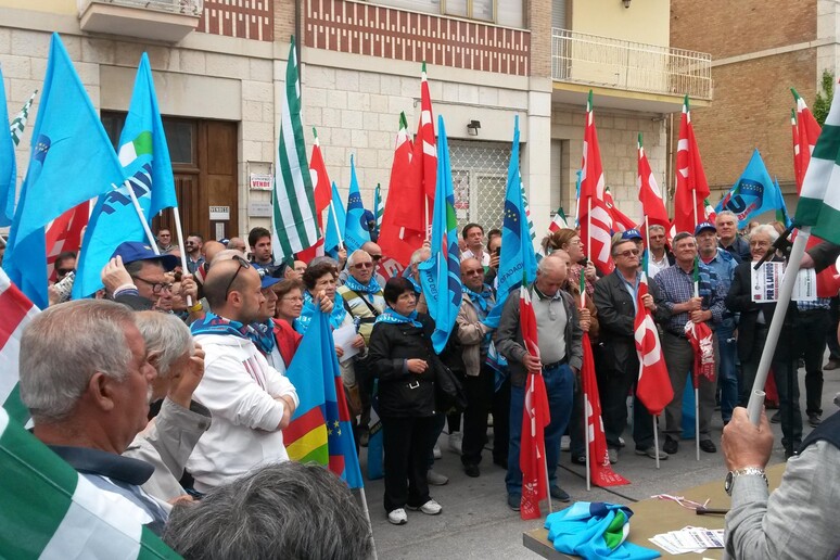 - RIPRODUZIONE RISERVATA