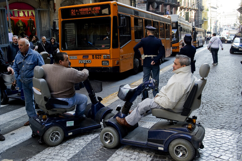 - RIPRODUZIONE RISERVATA