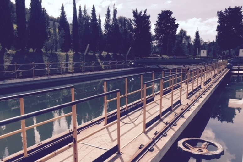 - RIPRODUZIONE RISERVATA