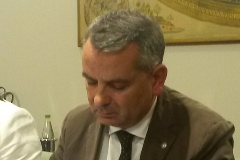 - RIPRODUZIONE RISERVATA