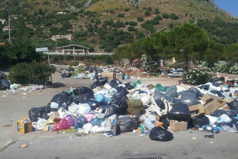 - RIPRODUZIONE RISERVATA