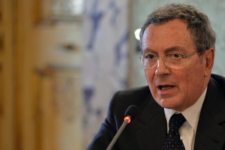 - RIPRODUZIONE RISERVATA
