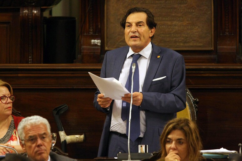 - RIPRODUZIONE RISERVATA