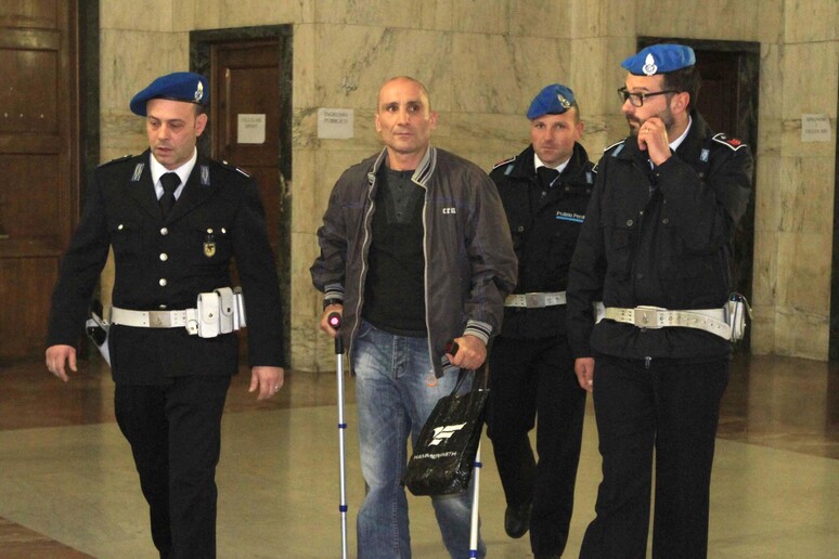 - RIPRODUZIONE RISERVATA