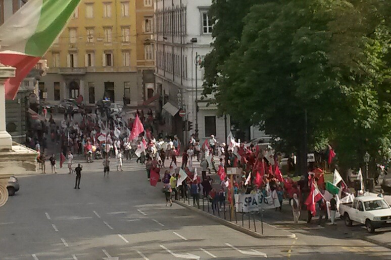 - RIPRODUZIONE RISERVATA