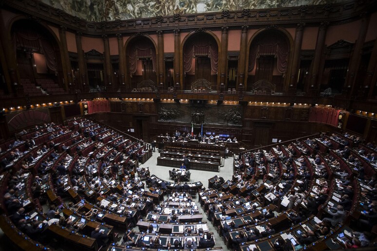 - RIPRODUZIONE RISERVATA