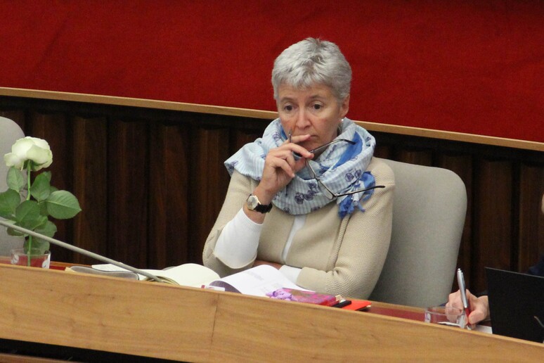 - RIPRODUZIONE RISERVATA