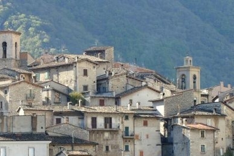 - RIPRODUZIONE RISERVATA