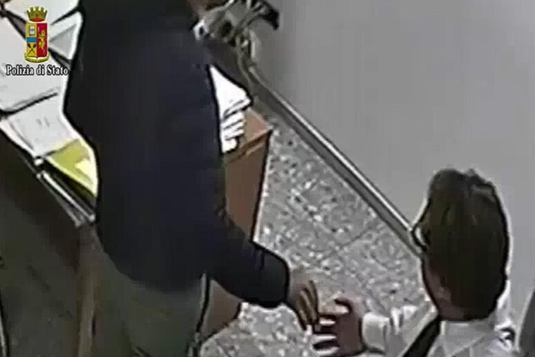 - RIPRODUZIONE RISERVATA