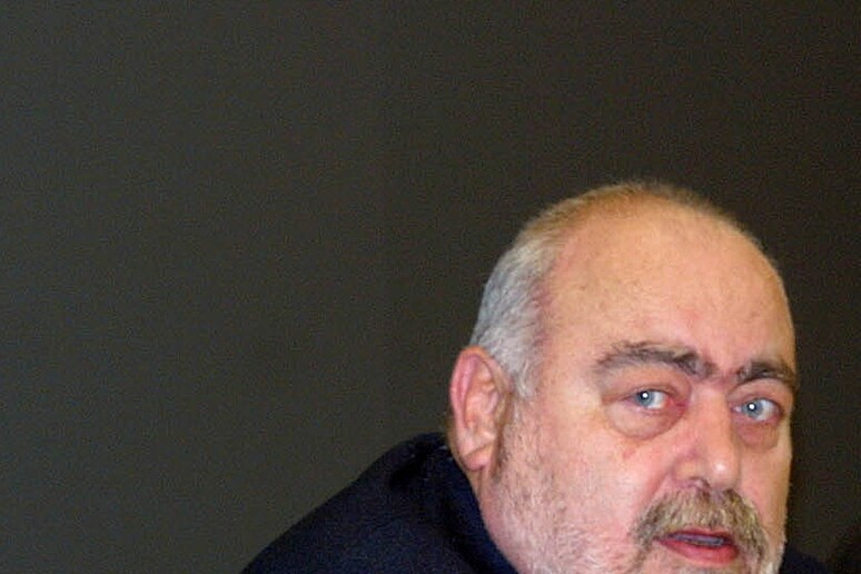 - RIPRODUZIONE RISERVATA