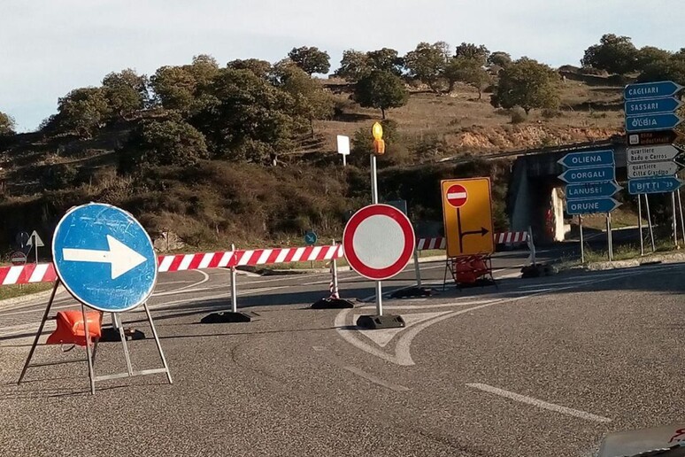 - RIPRODUZIONE RISERVATA