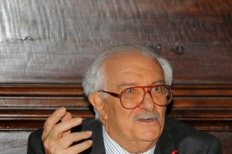 - RIPRODUZIONE RISERVATA