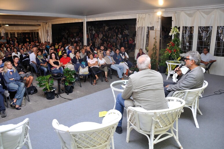 - RIPRODUZIONE RISERVATA