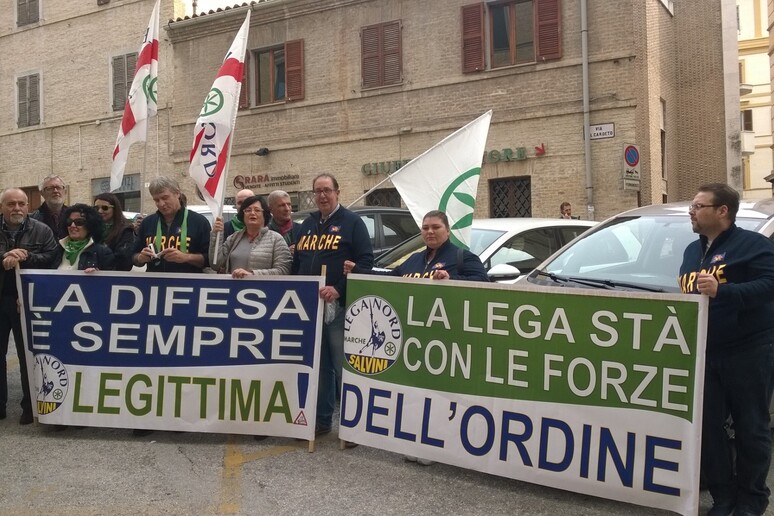 - RIPRODUZIONE RISERVATA