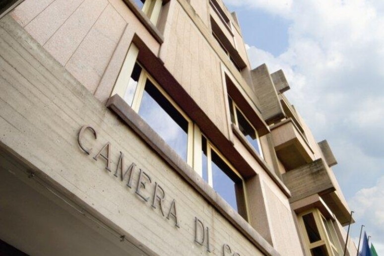 - RIPRODUZIONE RISERVATA