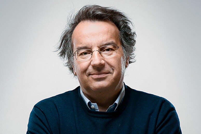 - RIPRODUZIONE RISERVATA